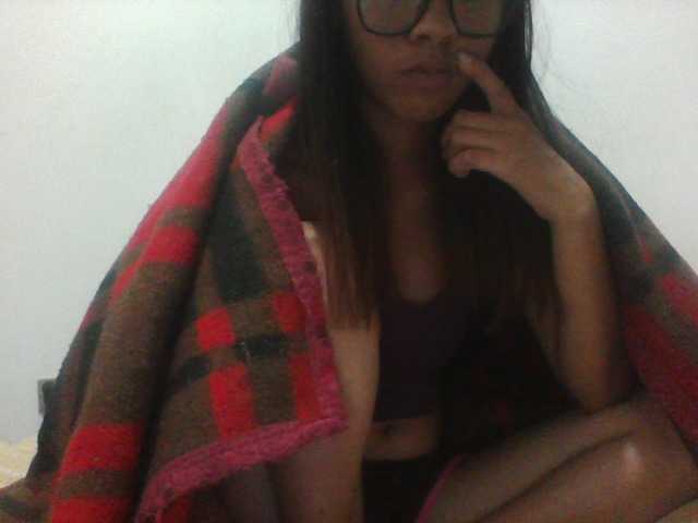 PrettyLie live cam on BongaCams