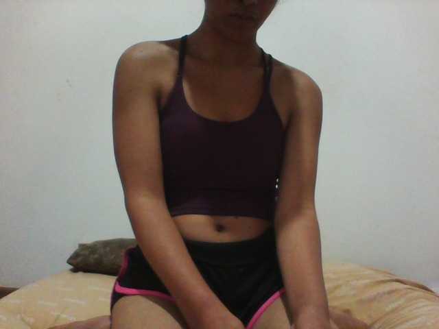 PrettyLie live cam on BongaCams
