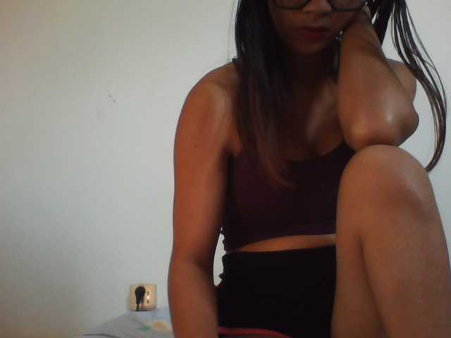 PrettyLie live webcam show