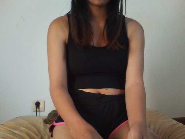 PrettyLie live cam on BongaCams