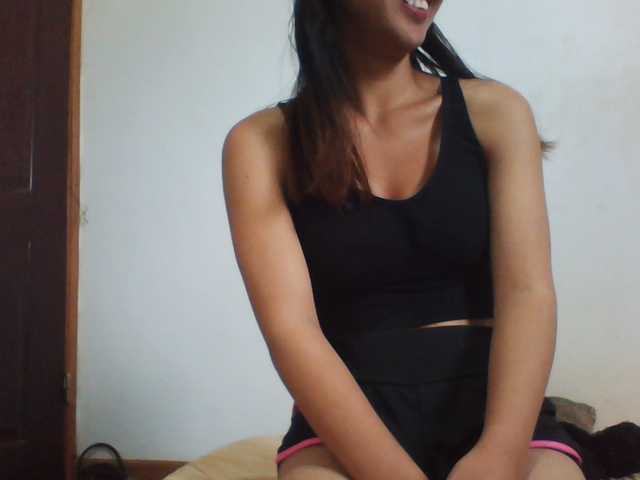 PrettyLie live cam on BongaCams