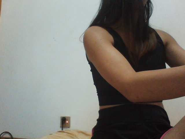 PrettyLie live cam on BongaCams