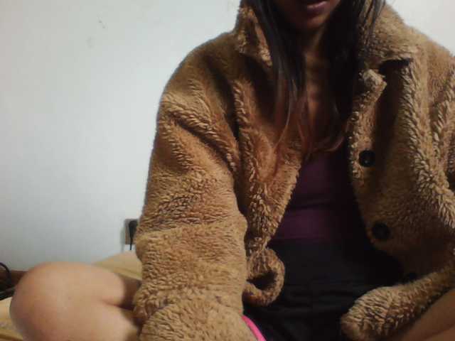 PrettyLie live cam on BongaCams