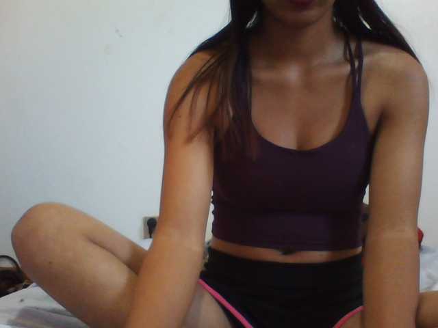 PrettyLie live cam on BongaCams