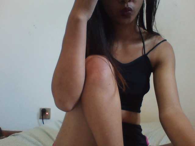 PrettyLie live cam on BongaCams