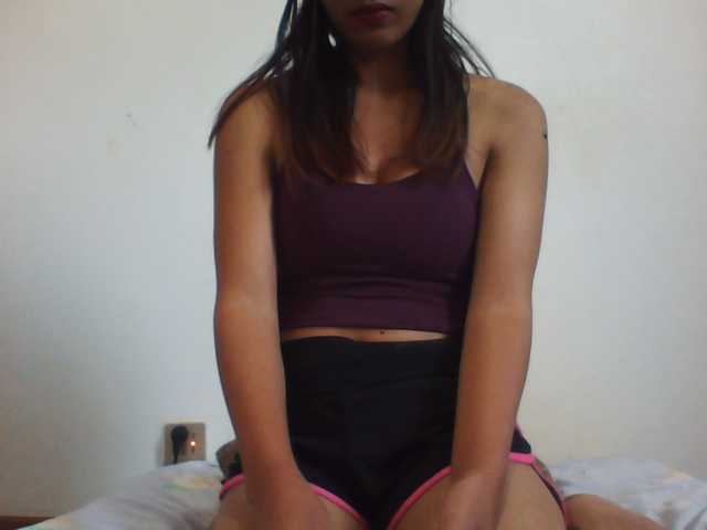 PrettyLie live webcam show