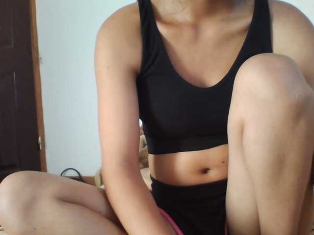 PrettyLie live cam on BongaCams