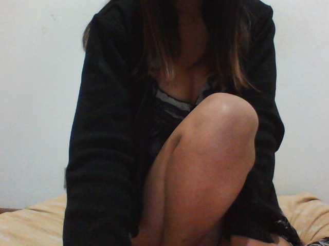 PrettyLie live cam on BongaCams