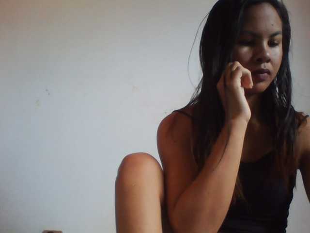 PrettyLie live cam on BongaCams