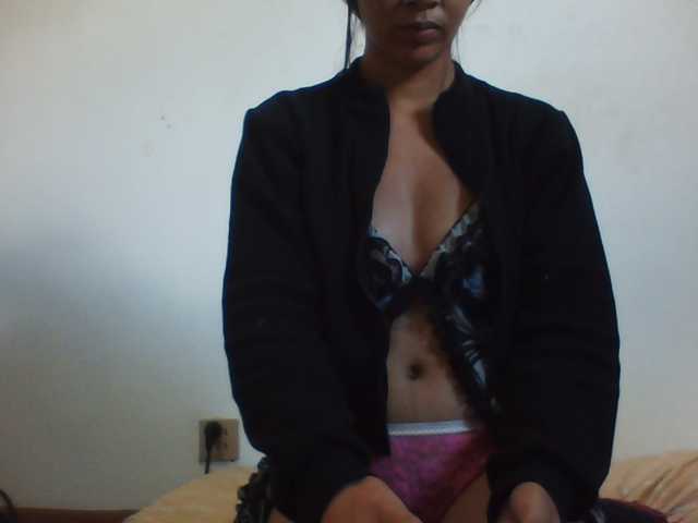 PrettyLie live cam on BongaCams