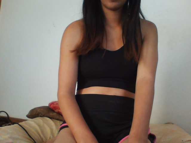 PrettyLie live cam on BongaCams