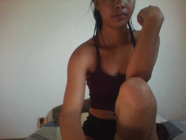PrettyLie live cam on BongaCams