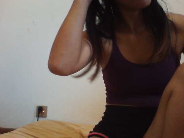 PrettyLie live cam on BongaCams