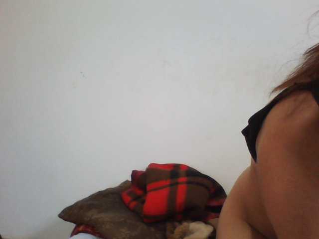 PrettyLie live cam on BongaCams