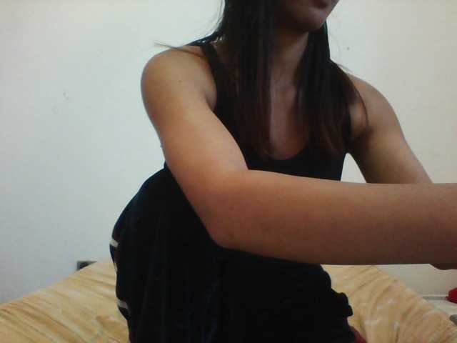 PrettyLie live cam on BongaCams