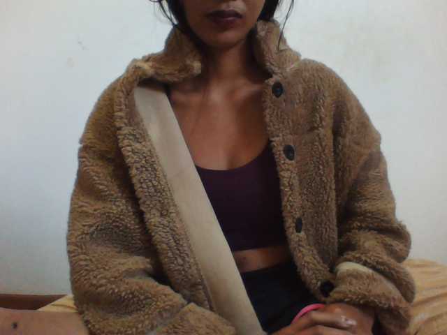 PrettyLie live cam on BongaCams
