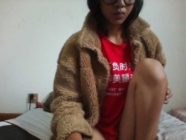 PrettyLie live cam on BongaCams