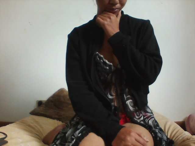 PrettyLie live cam on BongaCams