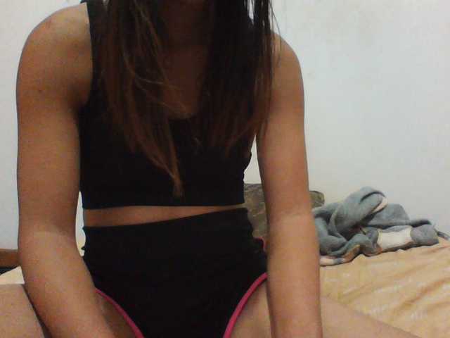 PrettyLie live cam on BongaCams