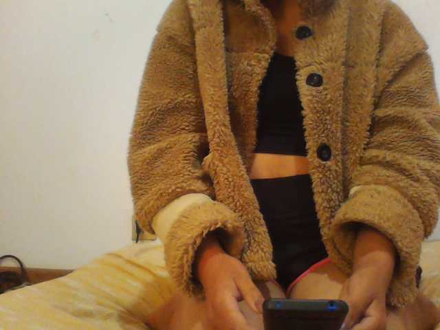 PrettyLie live cam on BongaCams