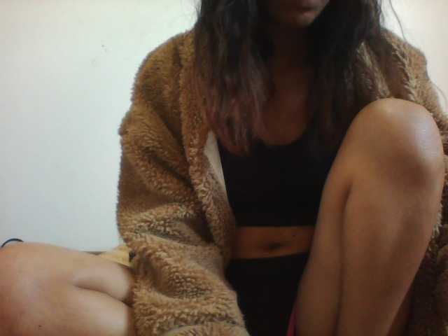 PrettyLie live cam on BongaCams