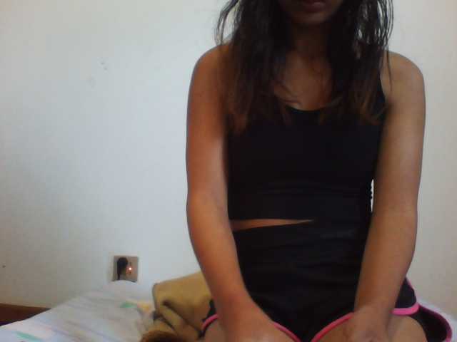 PrettyLie live cam on BongaCams