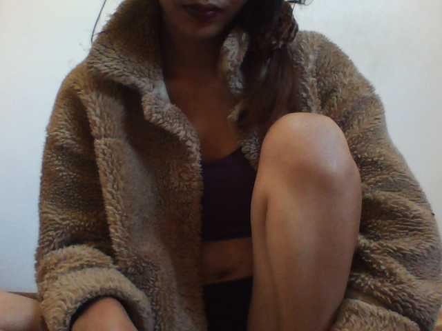 YoungLie69 live cam preview