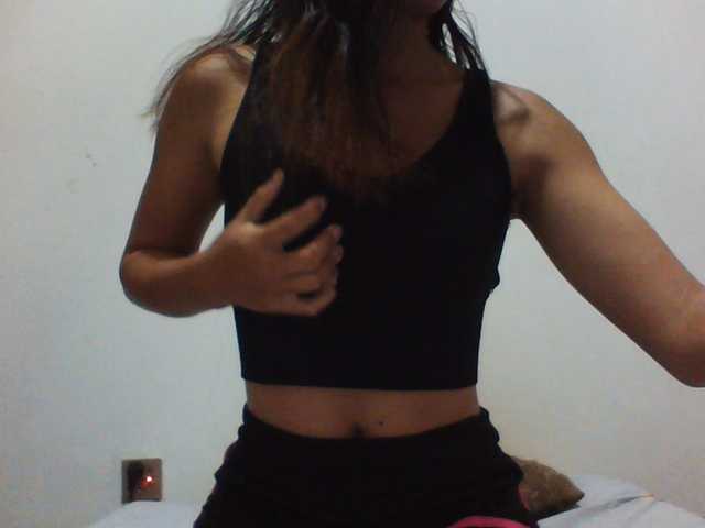 PrettyLie live cam on BongaCams