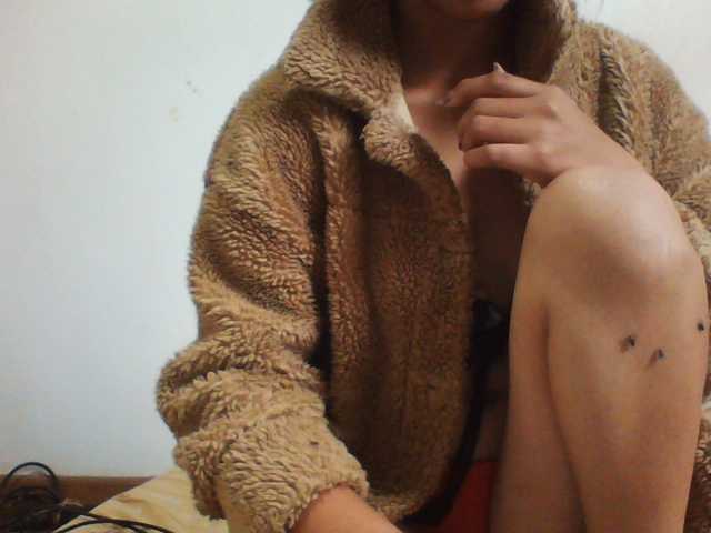 PrettyLie live cam on BongaCams