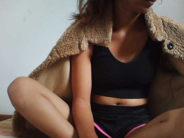 PrettyLie live cam on BongaCams