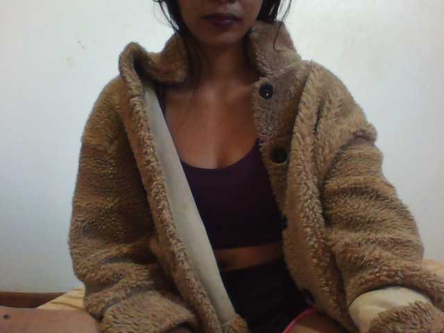 PrettyLie live cam on BongaCams