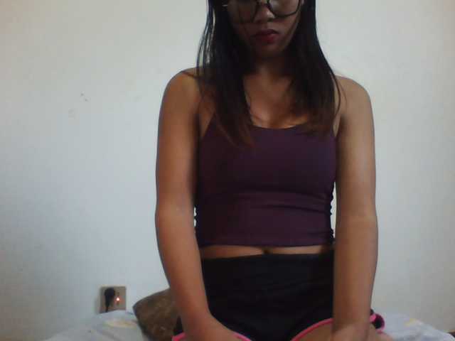 PrettyLie live cam on BongaCams