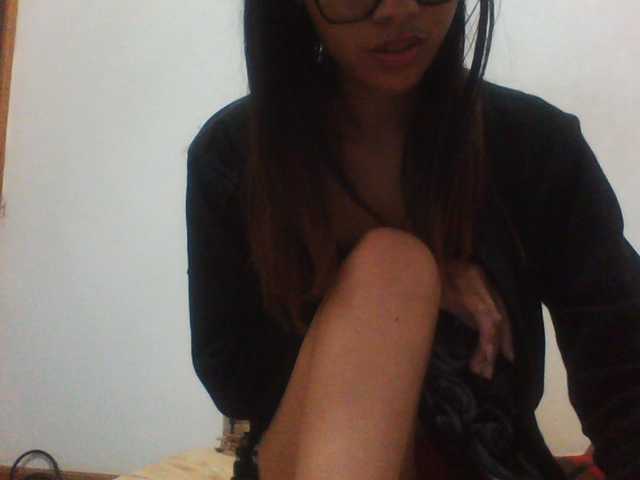 PrettyLie live cam on BongaCams