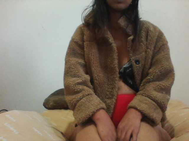 PrettyLie live cam on BongaCams