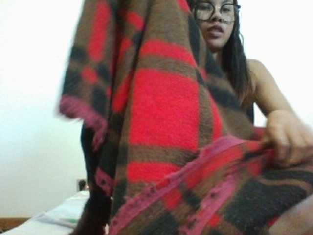 PrettyLie live cam on BongaCams