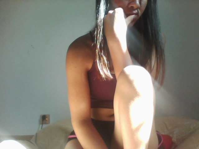 PrettyLie live cam on BongaCams