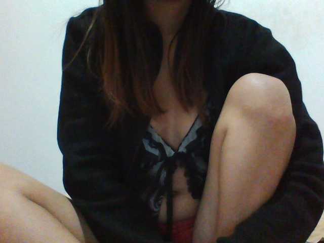 PrettyLie live cam on BongaCams