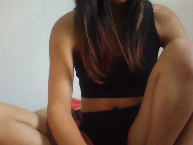 PrettyLie live cam on BongaCams