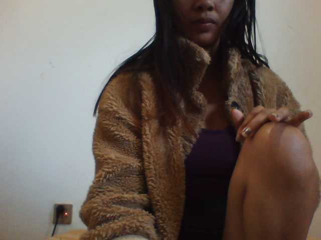 YoungLie69 live cam preview