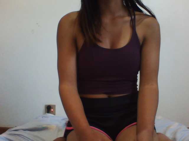 PrettyLie live cam on BongaCams