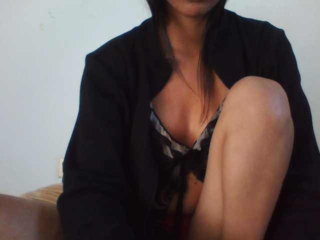 PrettyLie live cam on BongaCams