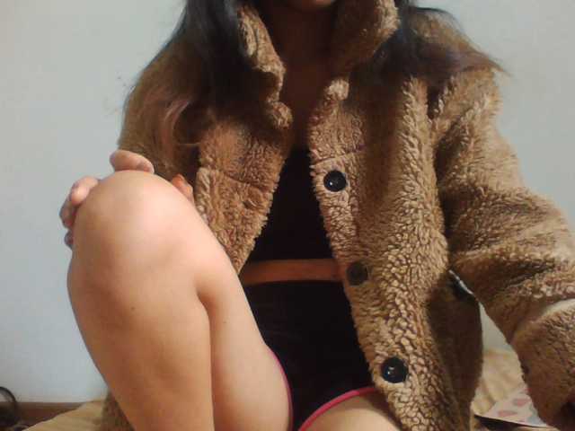 PrettyLie live cam on BongaCams