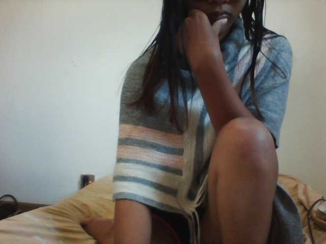 PrettyLie live cam on BongaCams
