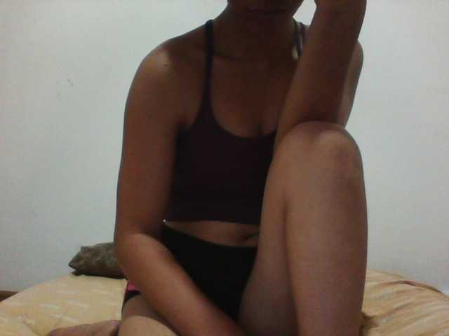 PrettyLie live cam on BongaCams