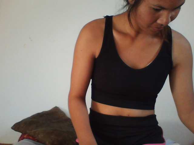 PrettyLie live cam on BongaCams