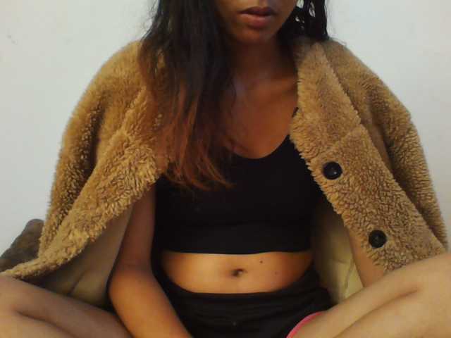 PrettyLie live cam on BongaCams