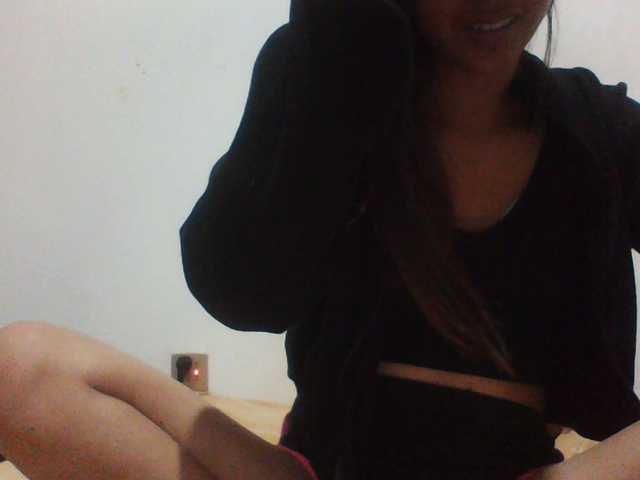 PrettyLie live cam on BongaCams