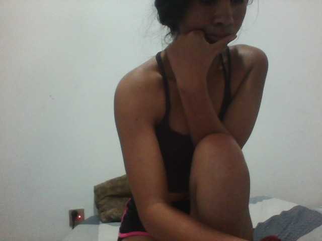 PrettyLie live cam on BongaCams