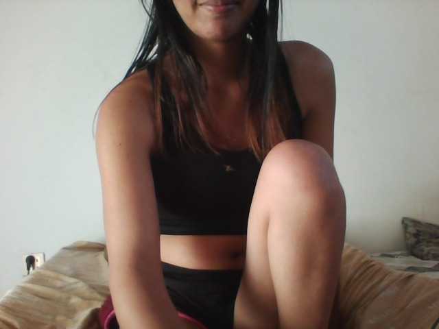 PrettyLie live cam on BongaCams
