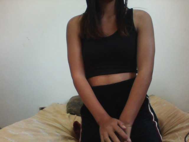 PrettyLie live cam on BongaCams